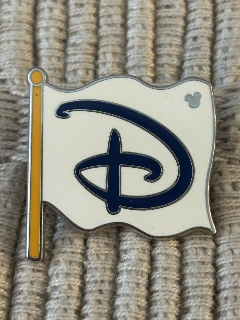 DISNEY 2008 “Classic D” Flag Fun Icons Pin